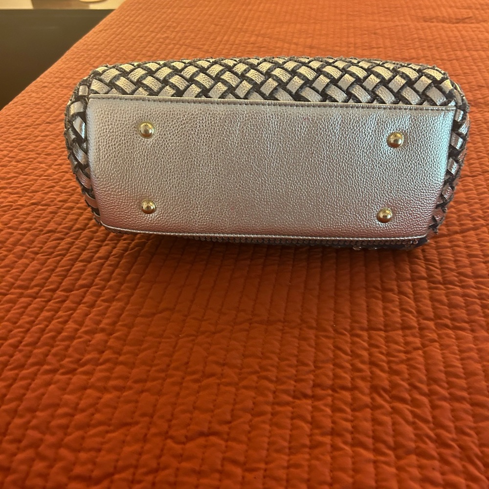 Super fun BLING purse!  It makes an outfit look amazing! - Picture 3 of 5